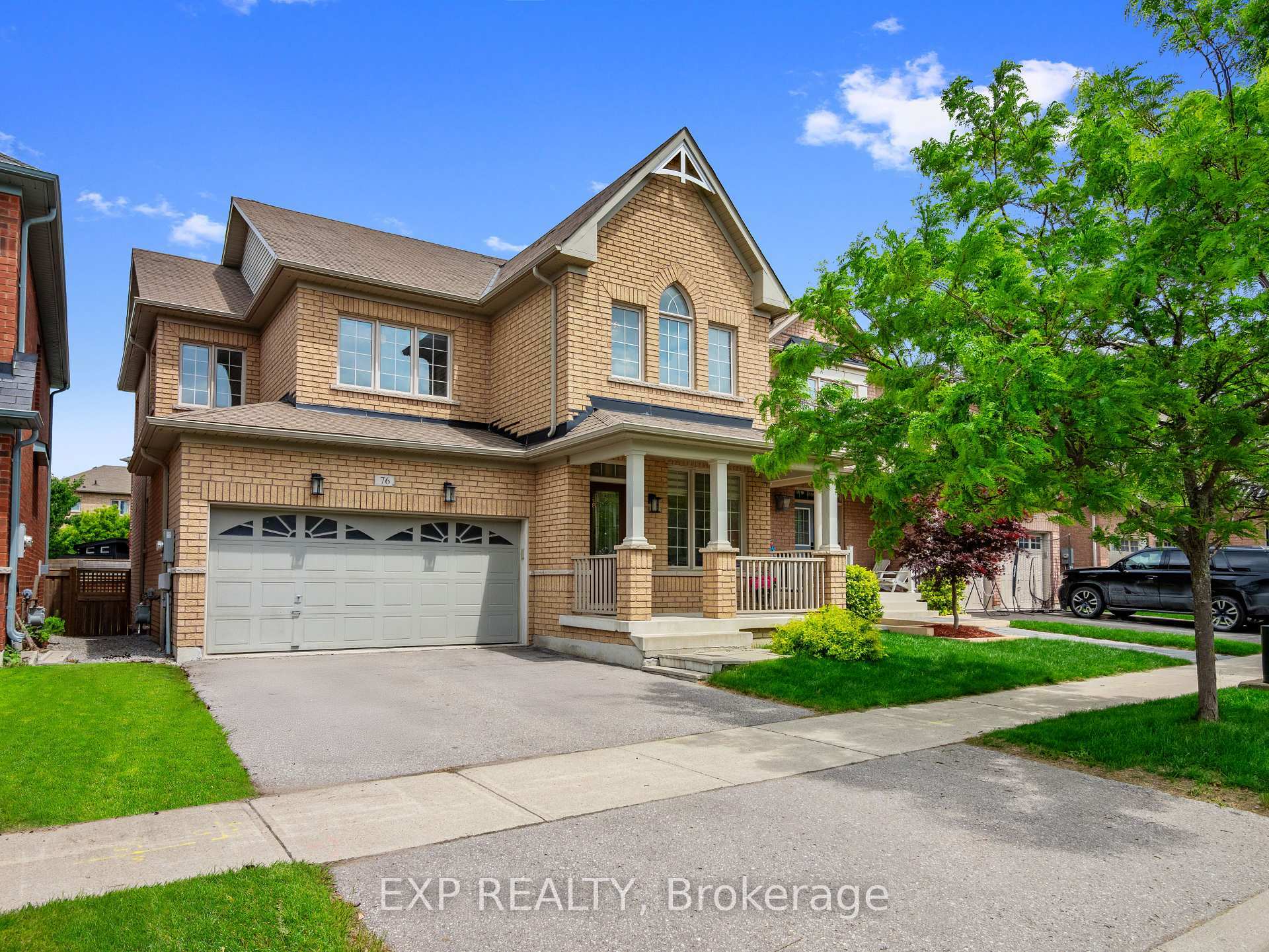 Property Photo: 76 Acer Crescent ON L4A 0V5