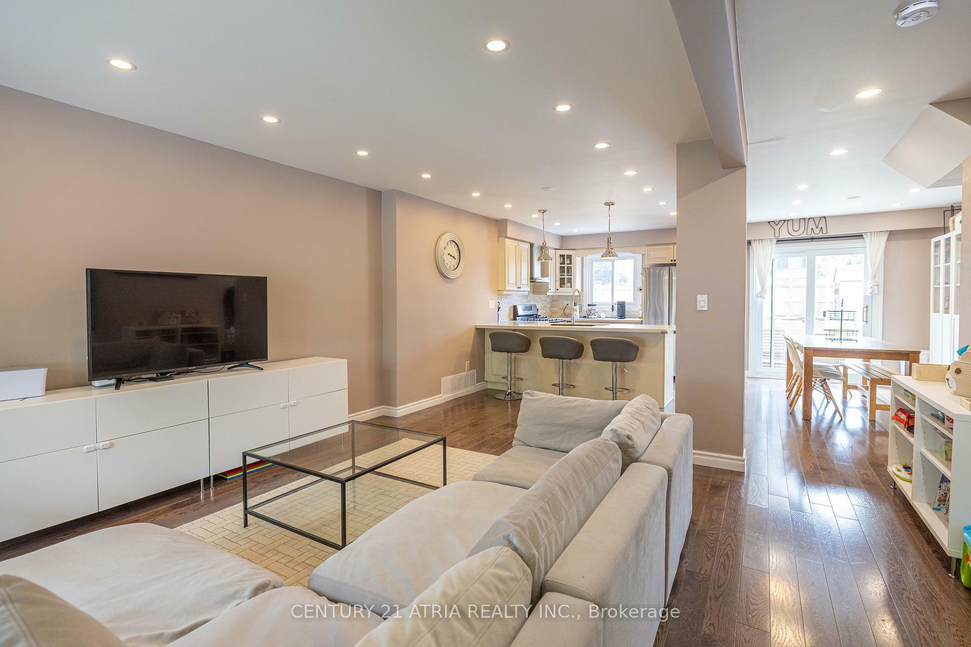 Photo de la propriété: 2243 Buttonbush Crescent ON L5L 1C4