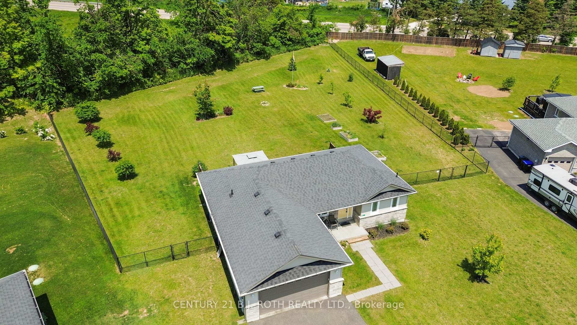 Photo de la propriété: 35 Grace Crescent ON L3V 8N6