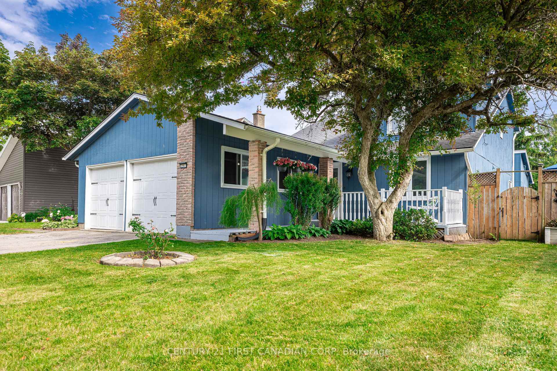 Property Photo: 291 Blackacres Boulevard ON N6G 2T9