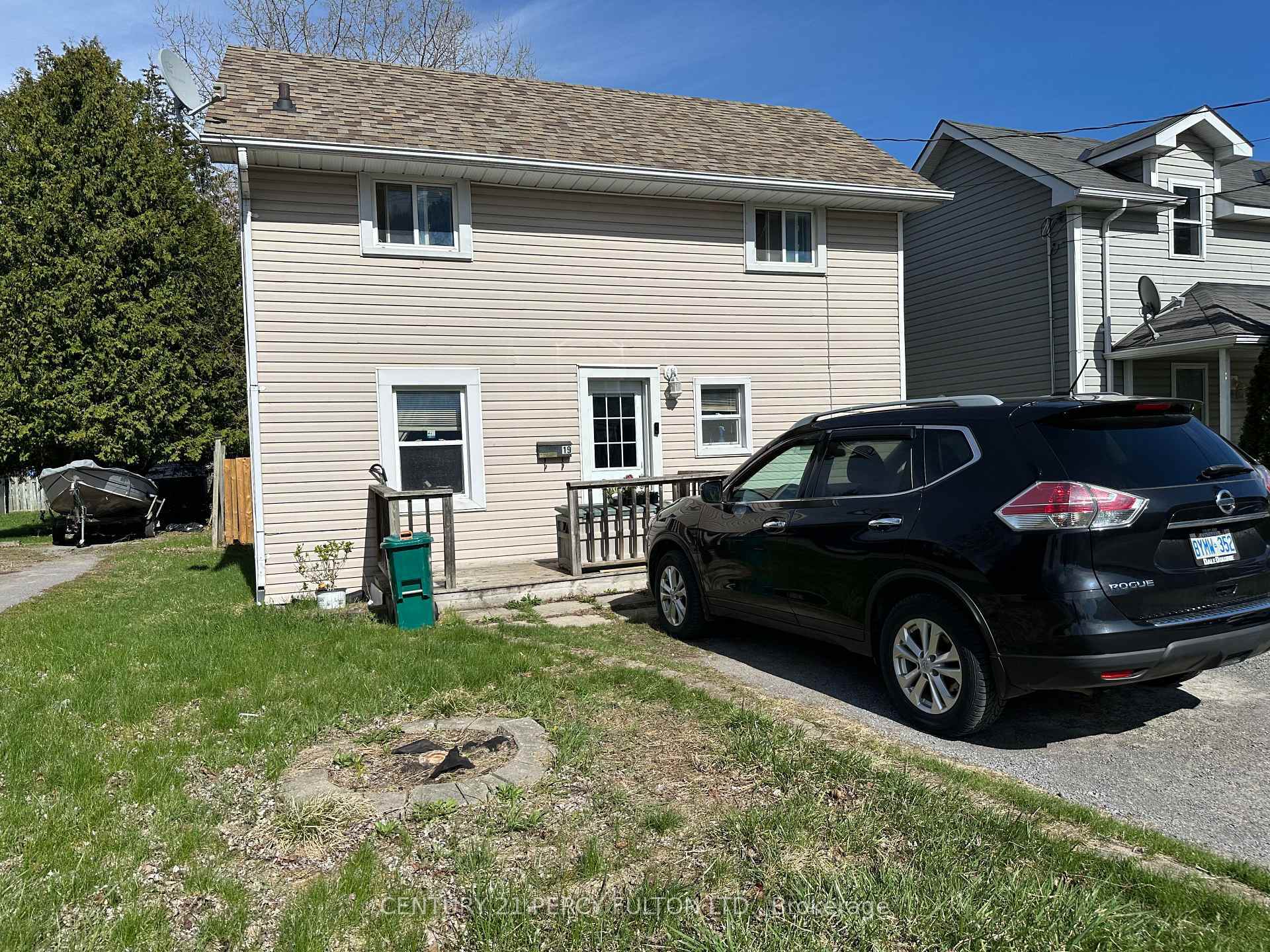 19 Pelham Street  Quinte West ON K8V 5A8 photo