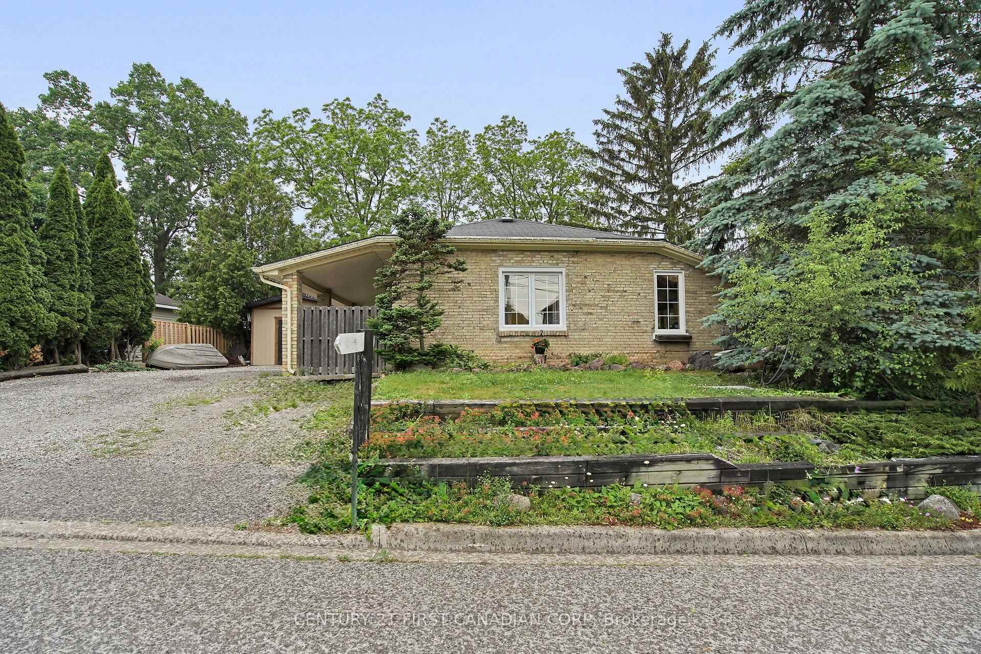 Property Photo: 425 Old Wonderland Road ON N6K 3R1