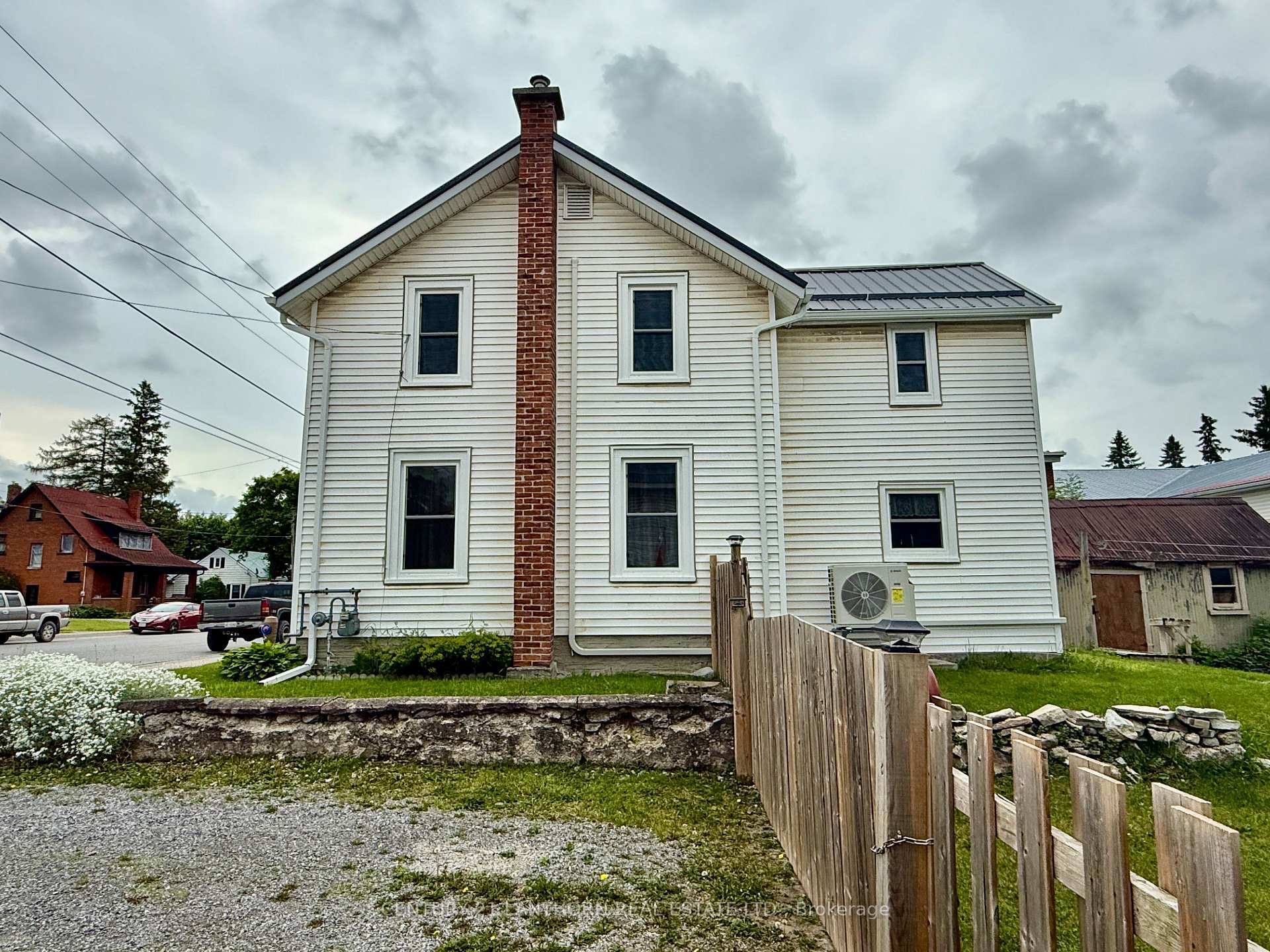 Property Photo: 44 Metcalf Street ON K0K 3J0