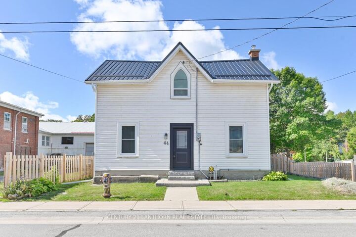 Property Photo:  44 Metcalf Street  ON K0K 3J0 