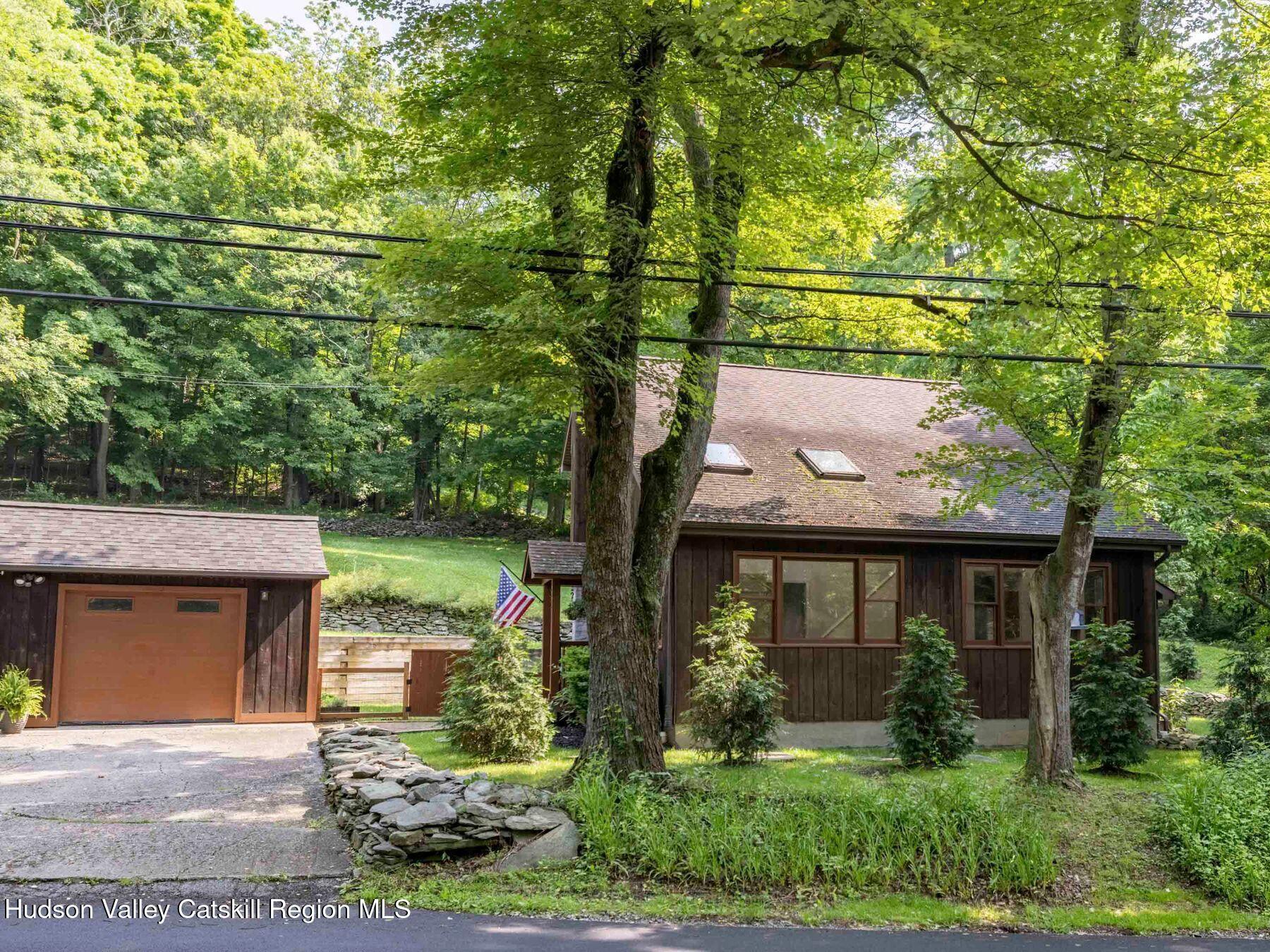 Property Photo: 221 Cardinal NY 12538