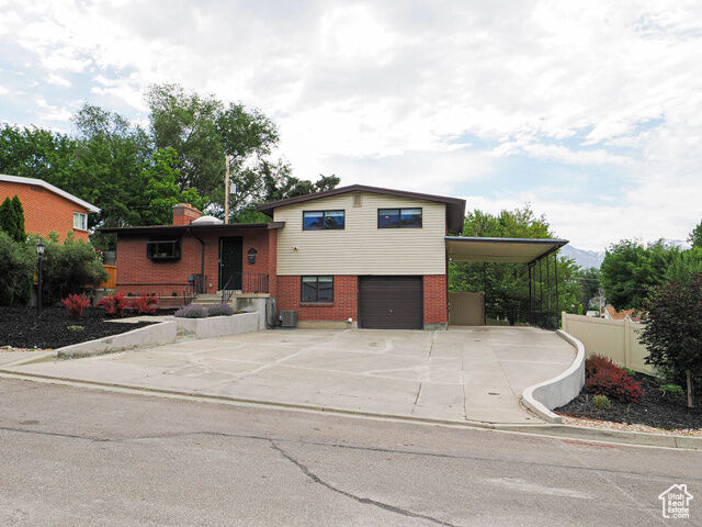 Property Photo:  4601 S Creekview Cir  UT 84107 