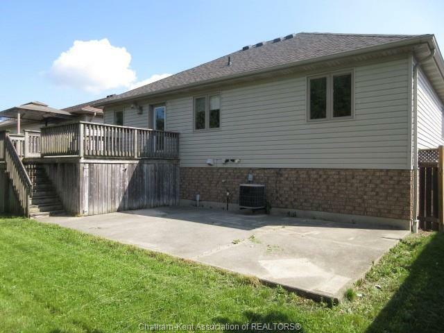 Photo de la propriété:  100 Sherwood Court  ON N7M 6L2 