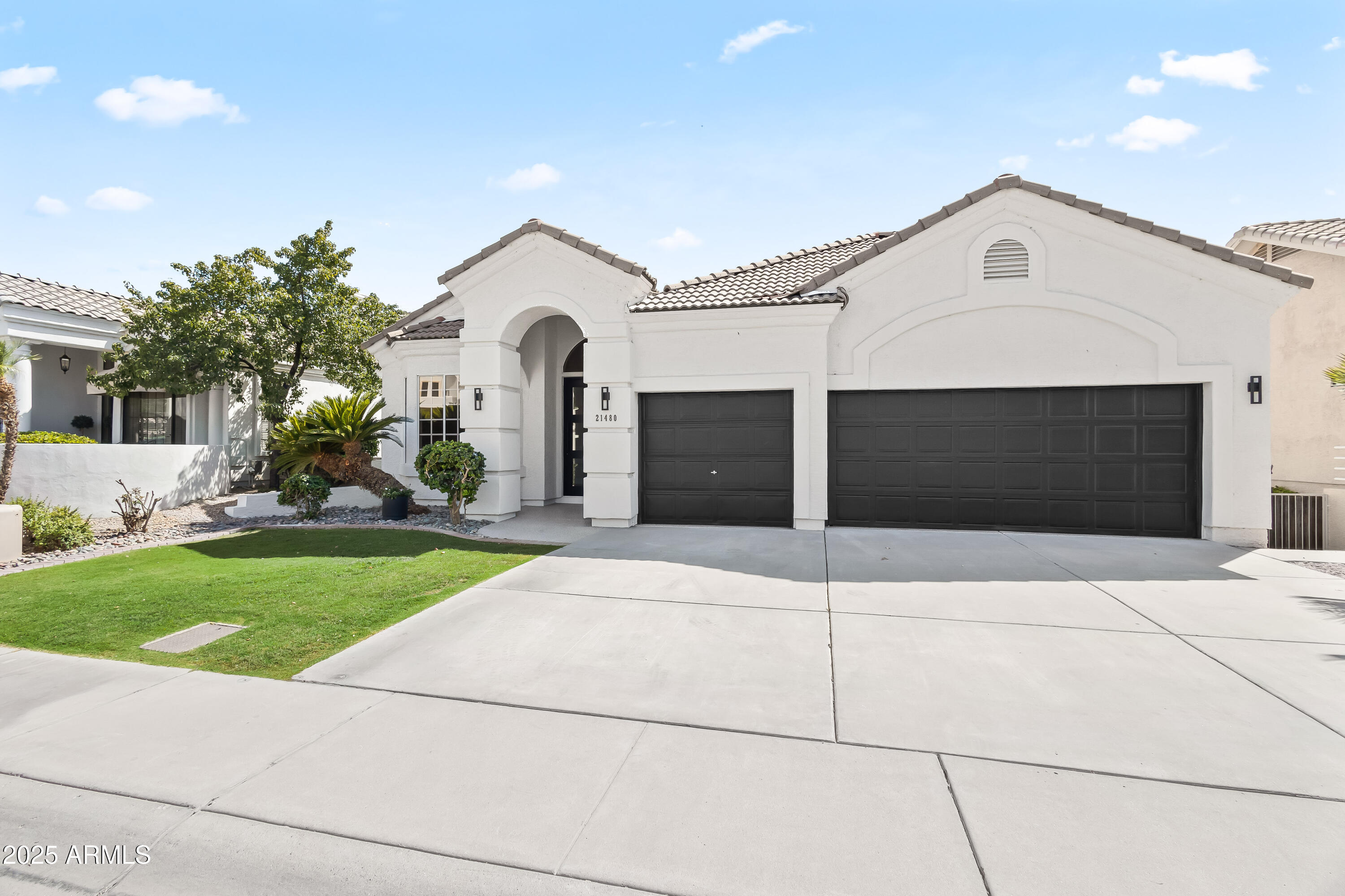 Property Photo: 21480 N 56th Avenue AZ 85308