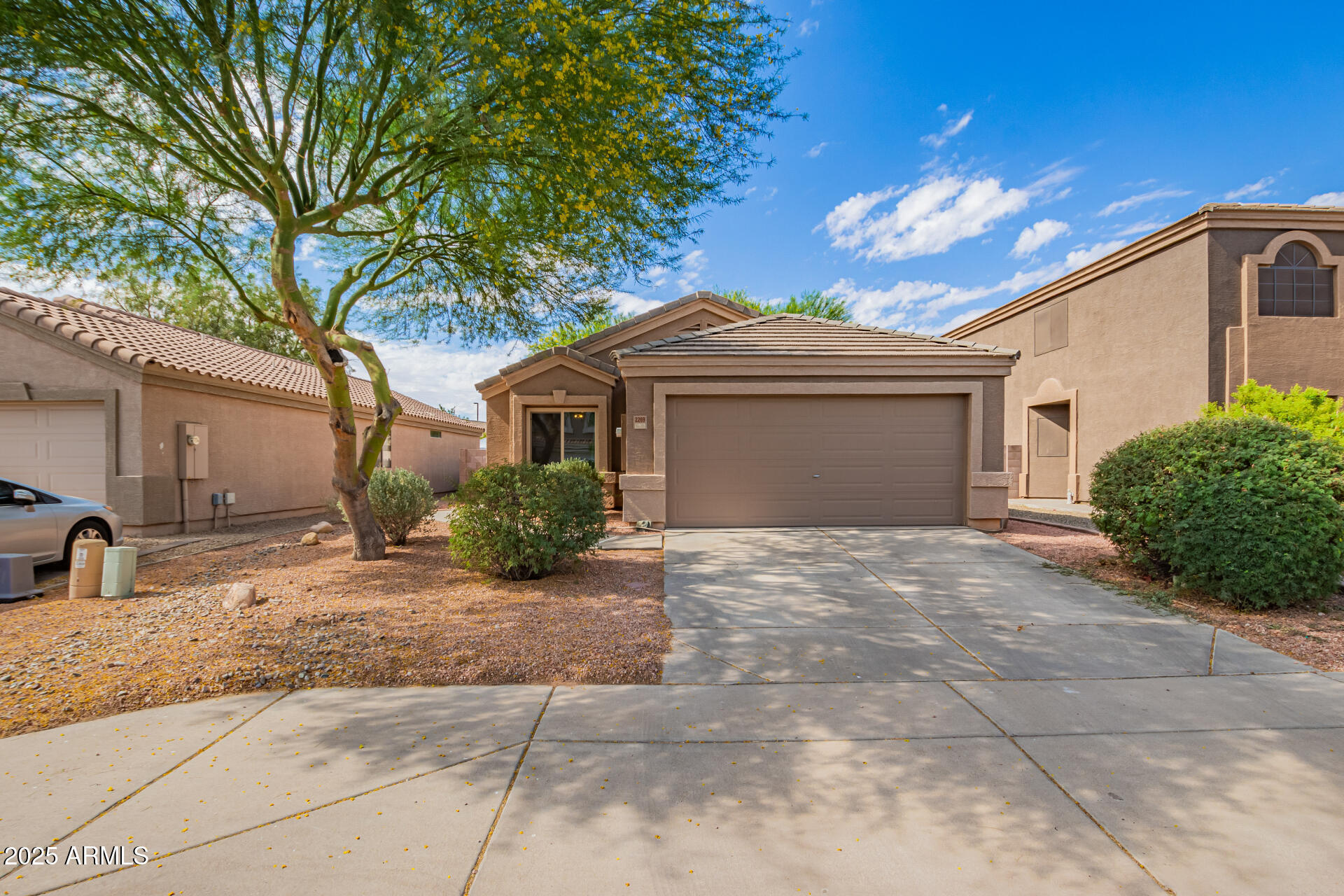 Property Photo: 2269 W Silver Creek Lane AZ 85144