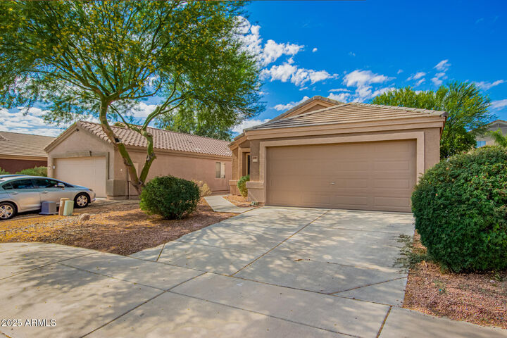 Property Photo: 2269 W Silver Creek Lane AZ 85144