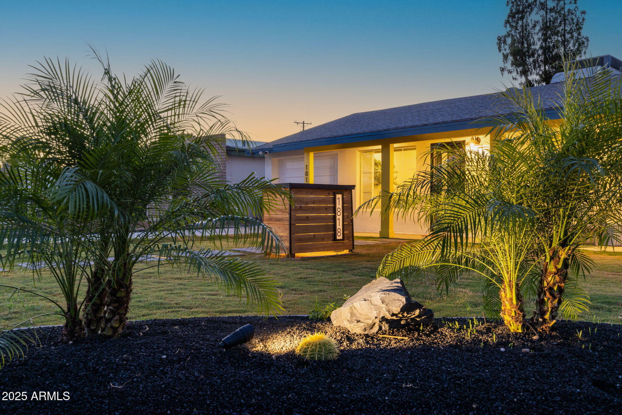 Property Photo: 1818 W Highland Avenue AZ 85015