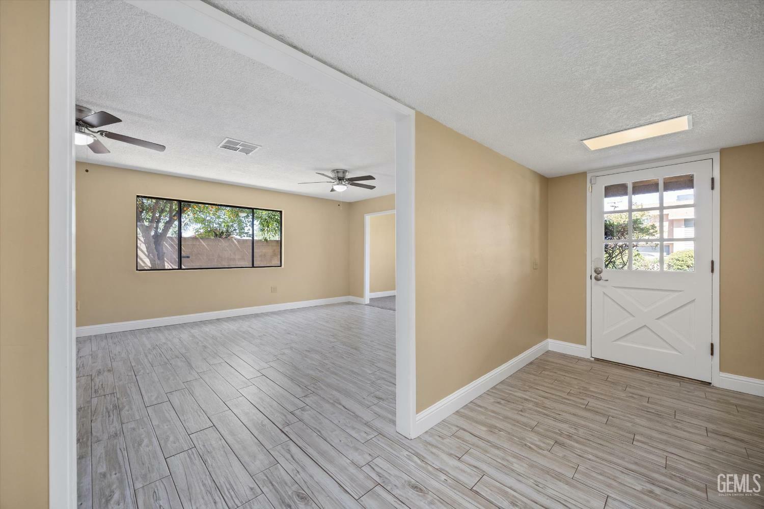 Property Photo: 6531 Almond Drive CA 93308