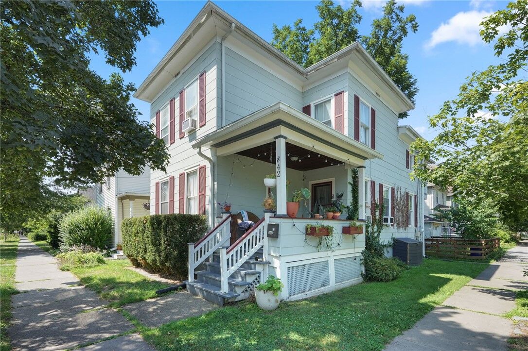Property Photo:  842 N Aurora Street  NY 14850 