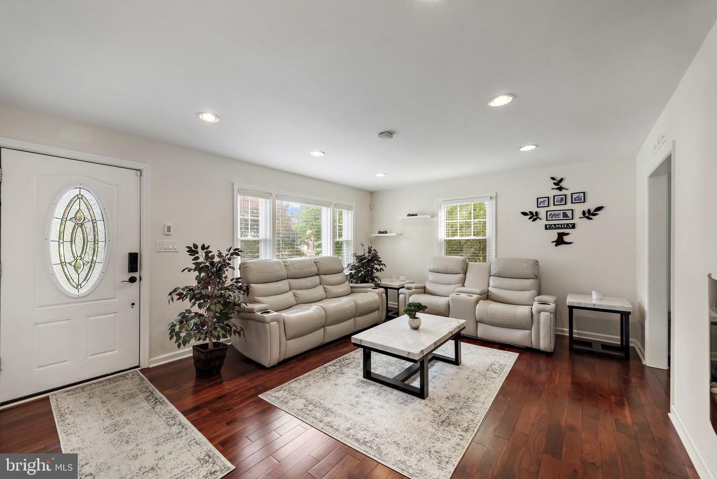 Property Photo: 2619 Poplar Drive MD 21207