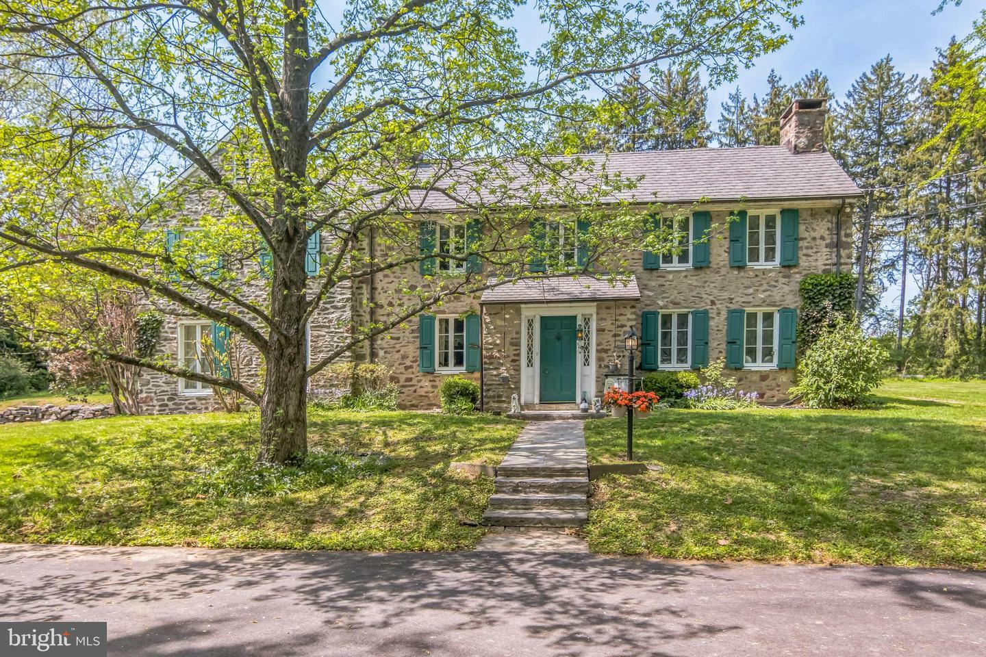 Property Photo: 2622 Butler Pike PA 19462