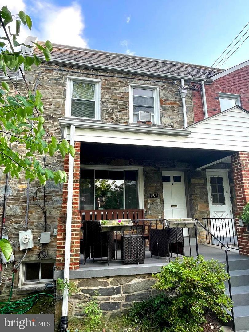 Property Photo: 907 Perry Place NE DC 20017