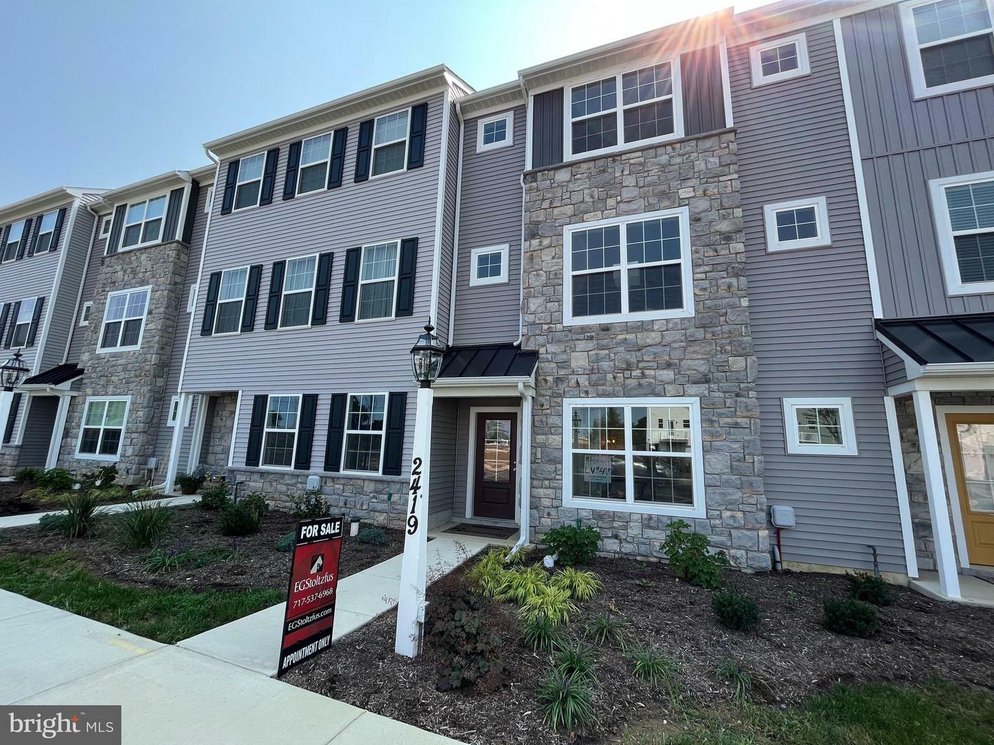 Property Photo:  2461 Spring Water Circle  PA 17601 
