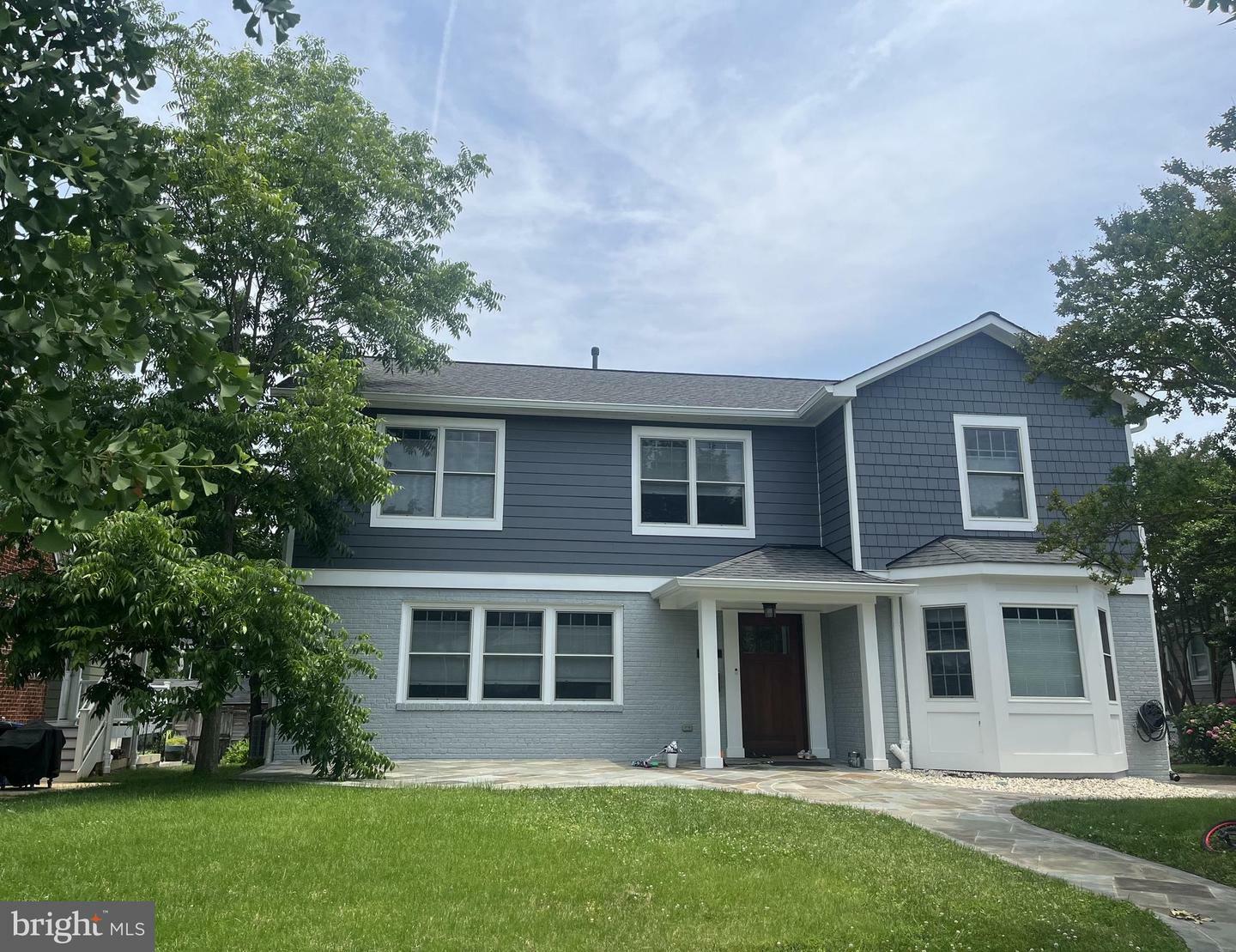 Property Photo: 629 N Illinois Street VA 22205