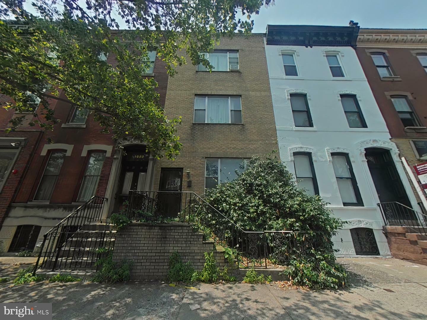 Property Photo: 1620 S Broad Street PA 19145