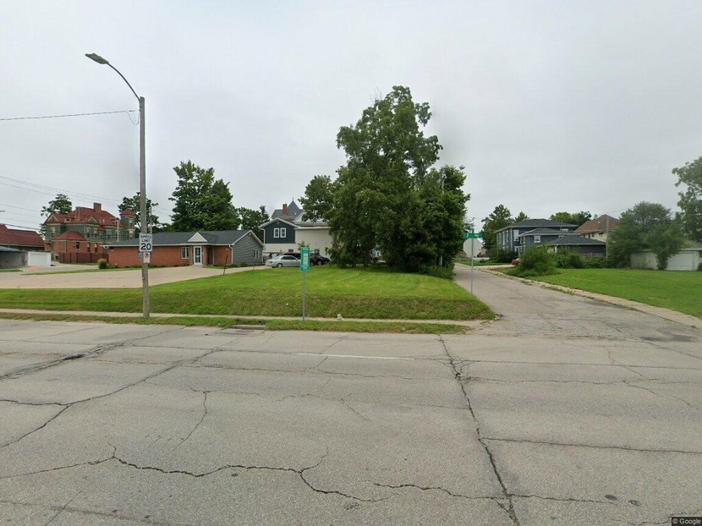 Property Photo: 1486 7th Ave IA 52302