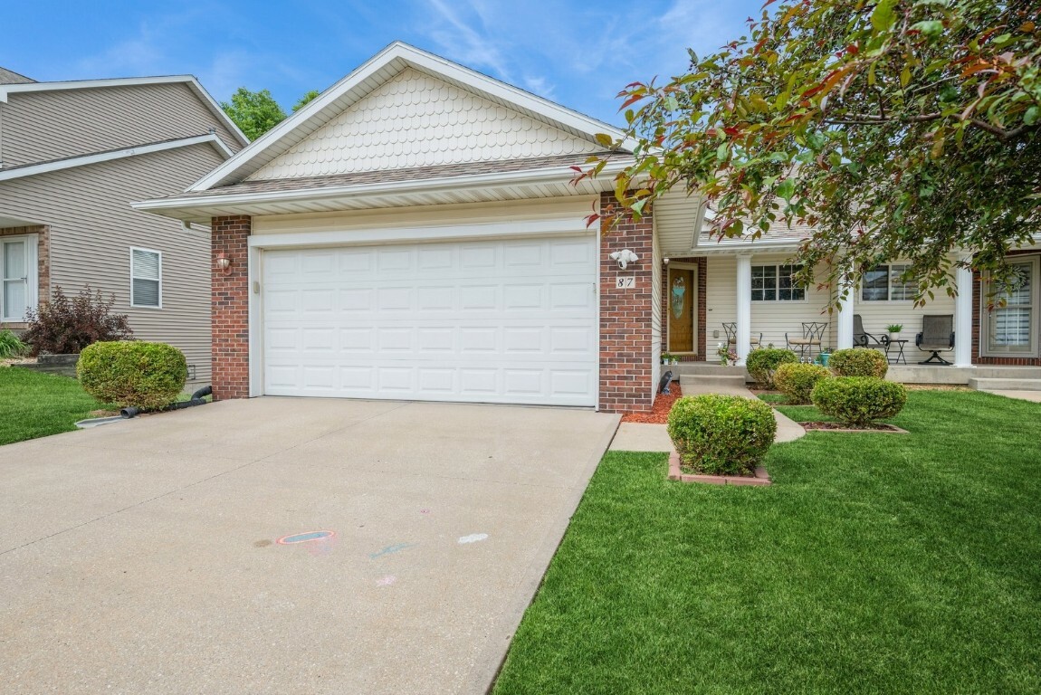 Property Photo: 87 Vandello Drive IA 52317