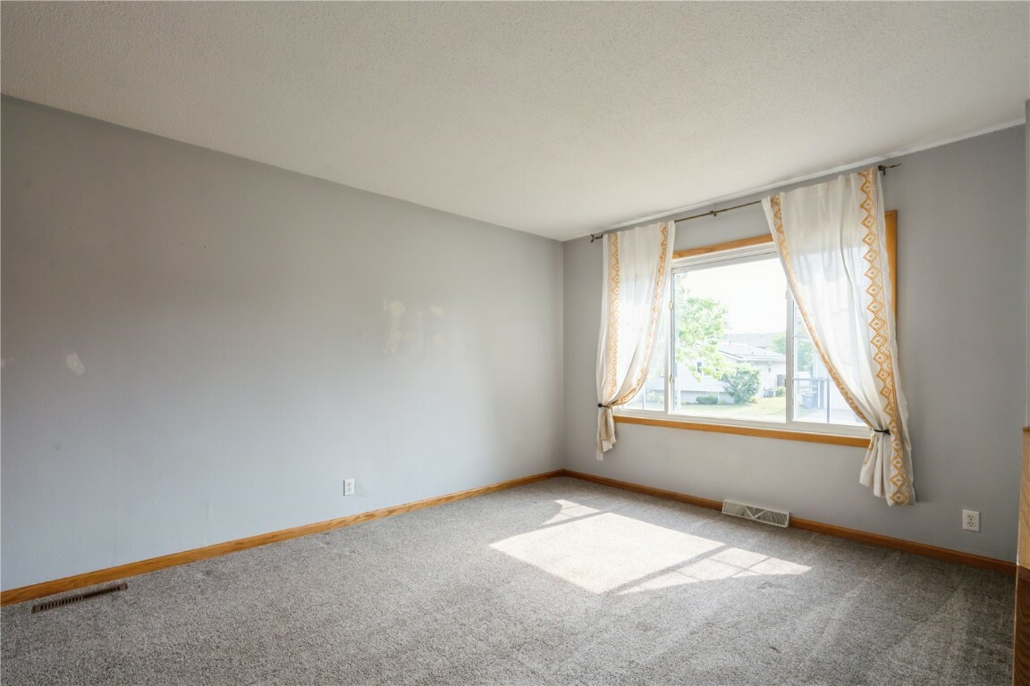 Property Photo: 4531 Sugar Pine Drive NE IA 52402