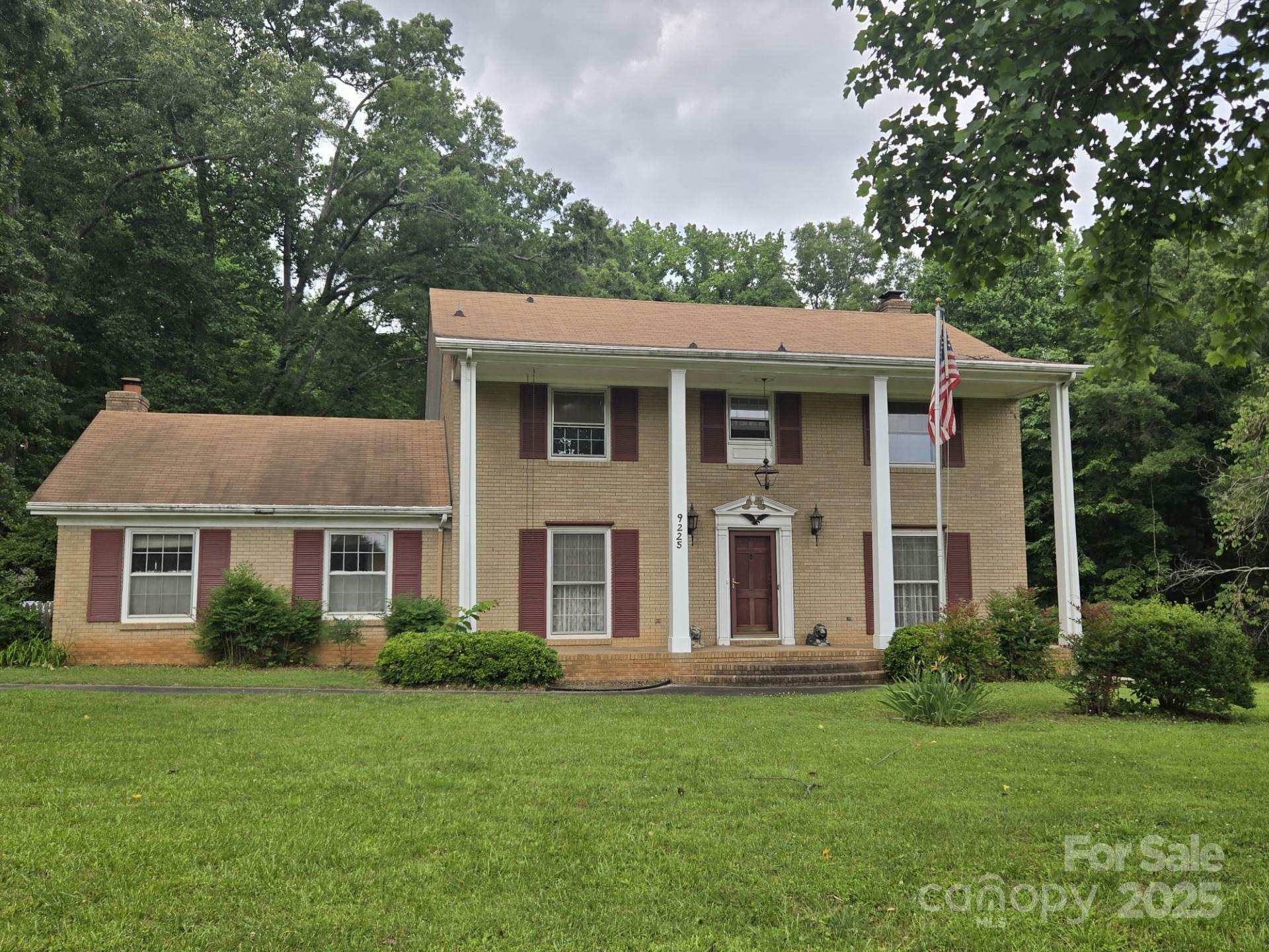 Property Photo: 9225 Robinson Church Road NC 28215