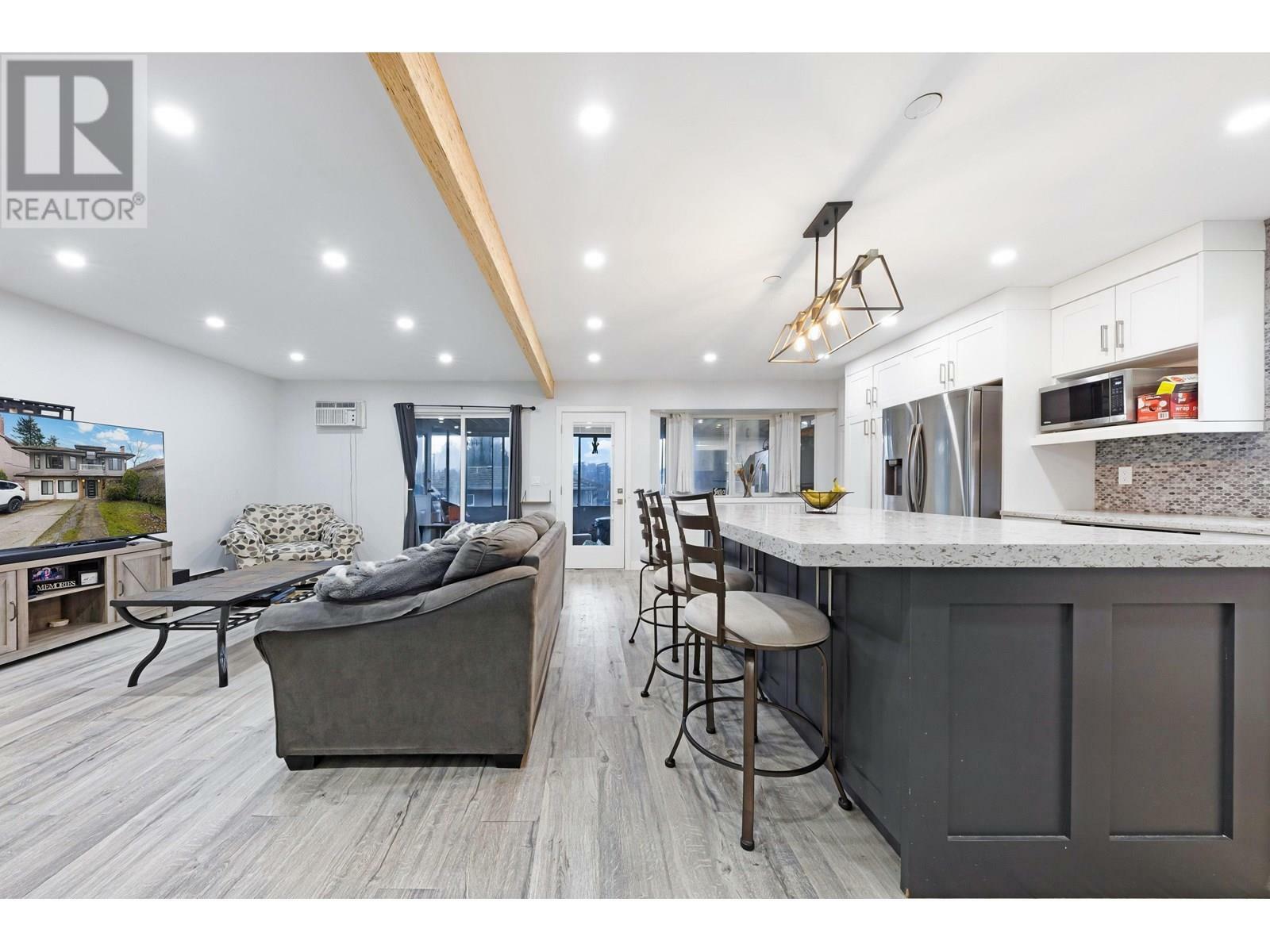 Photo de la propriété: 5649 Laurel Street BC V5G 1N4