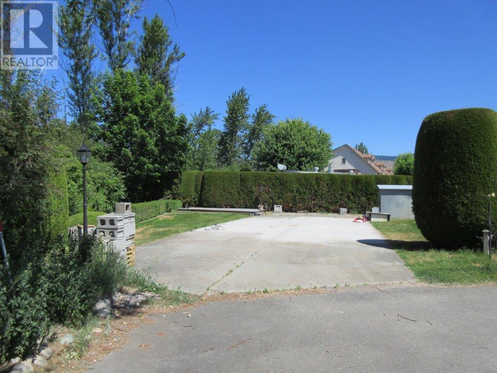 Property Photo: 415 Commonwealth Road 799 BC V4V 1P4