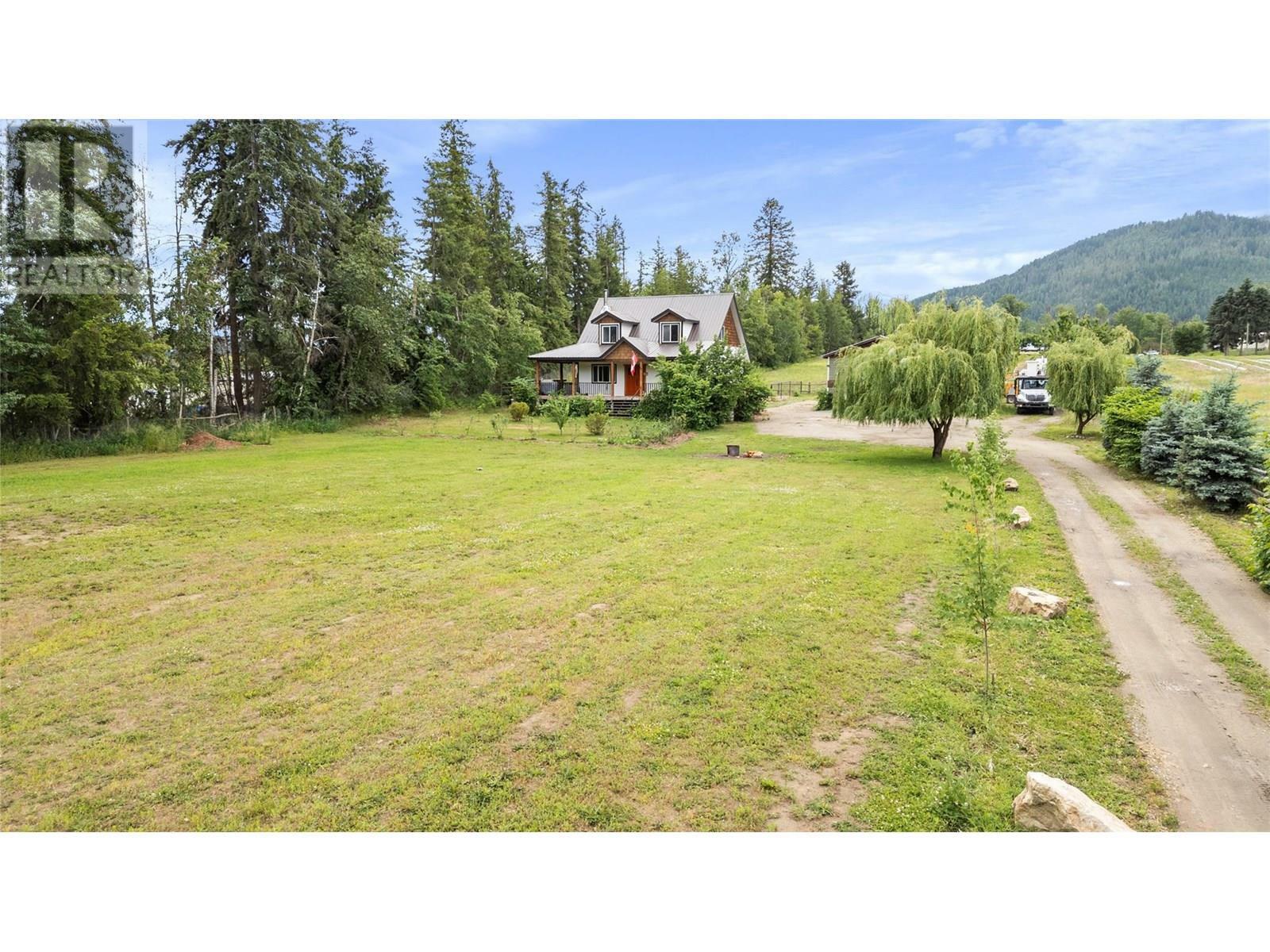 Photo de la propriété: 4150 20 Avenue Southeast BC V1E 1X9