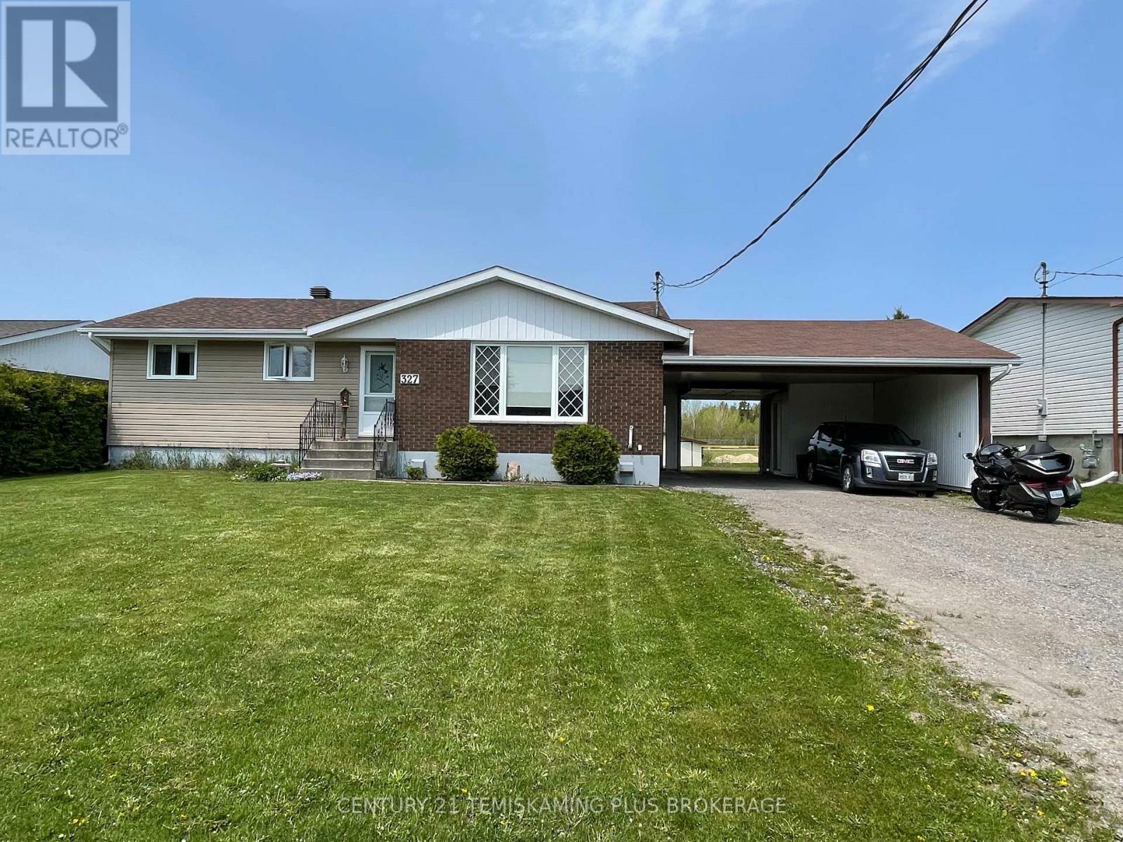 Photo de la propriété: 327 Crystal Crescent ON P0J 1P0