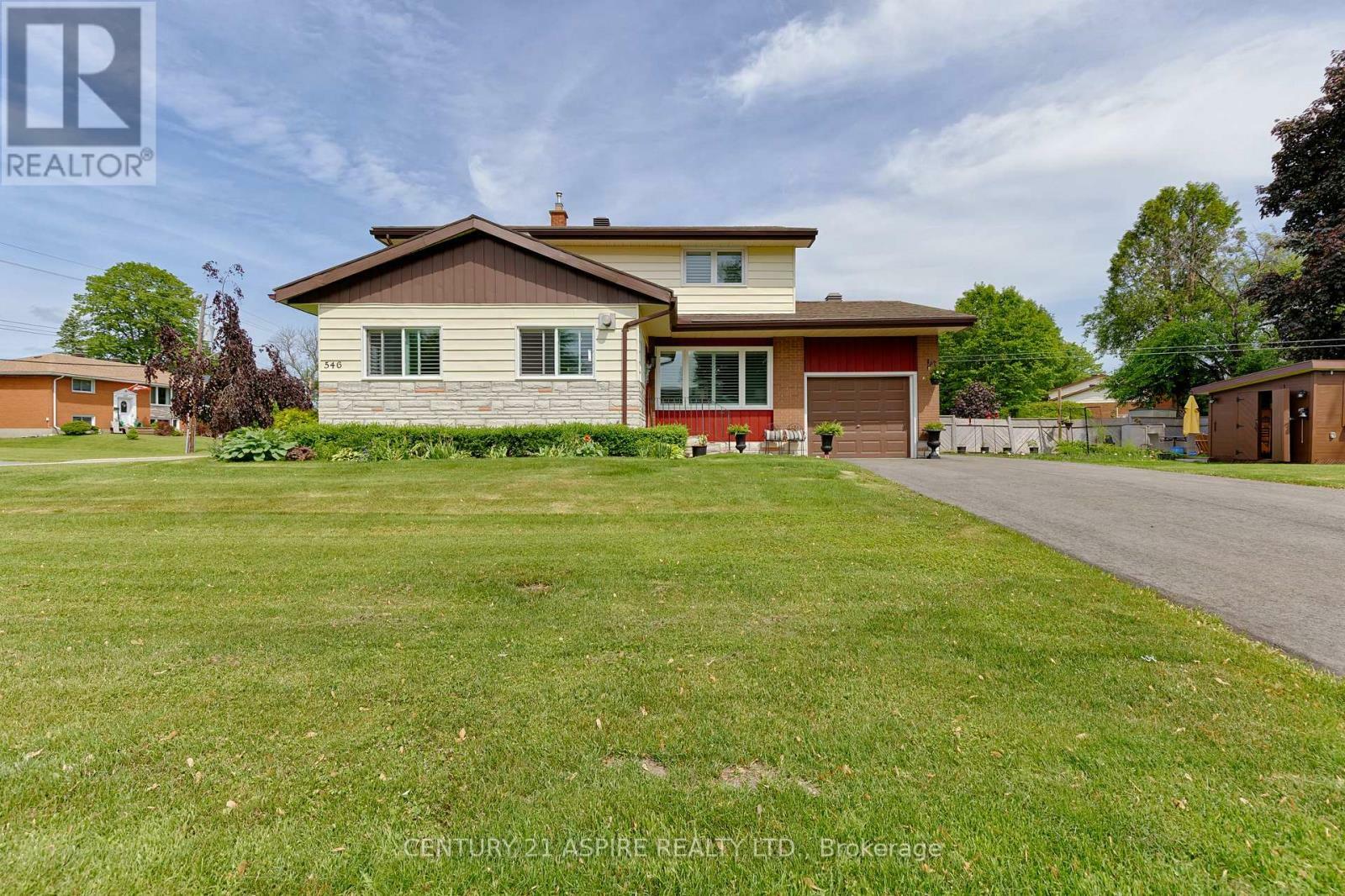Property Photo:  546 Melton Street  ON K8A 2S1 