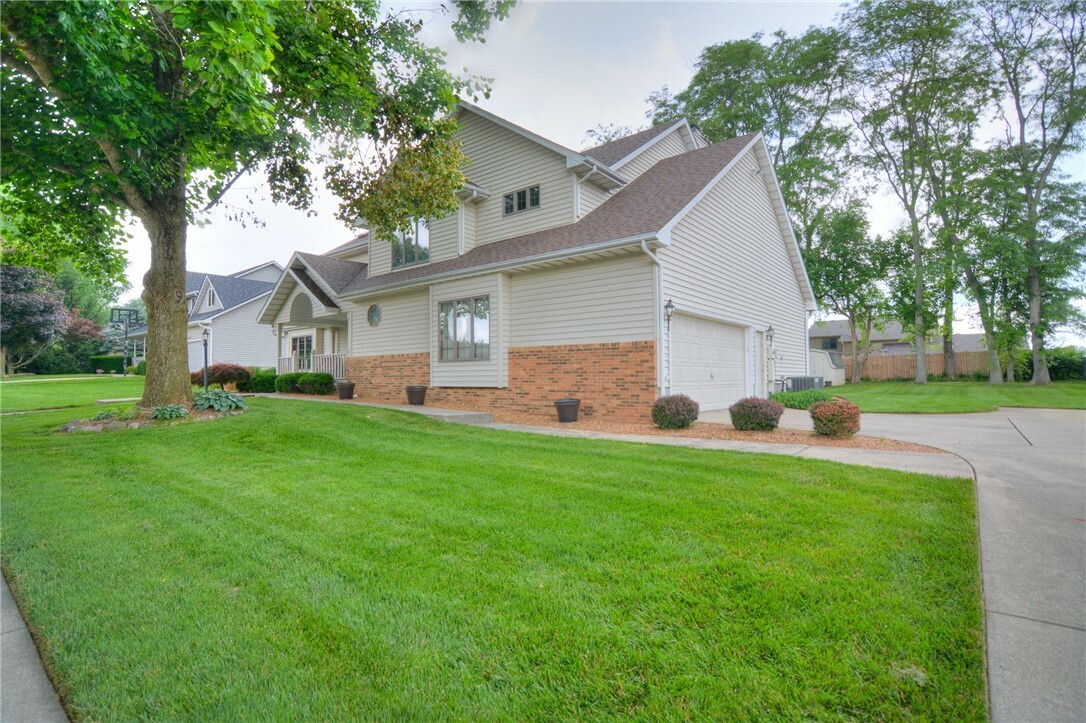 Property Photo:  1160 Meadowview Drive  IL 62526 