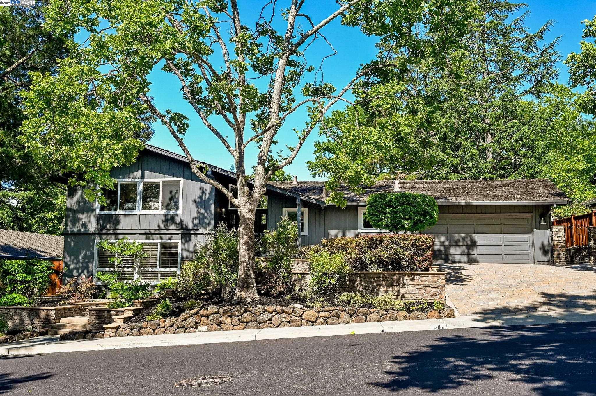 Property Photo: 587 Old Orchard Dr CA 94526