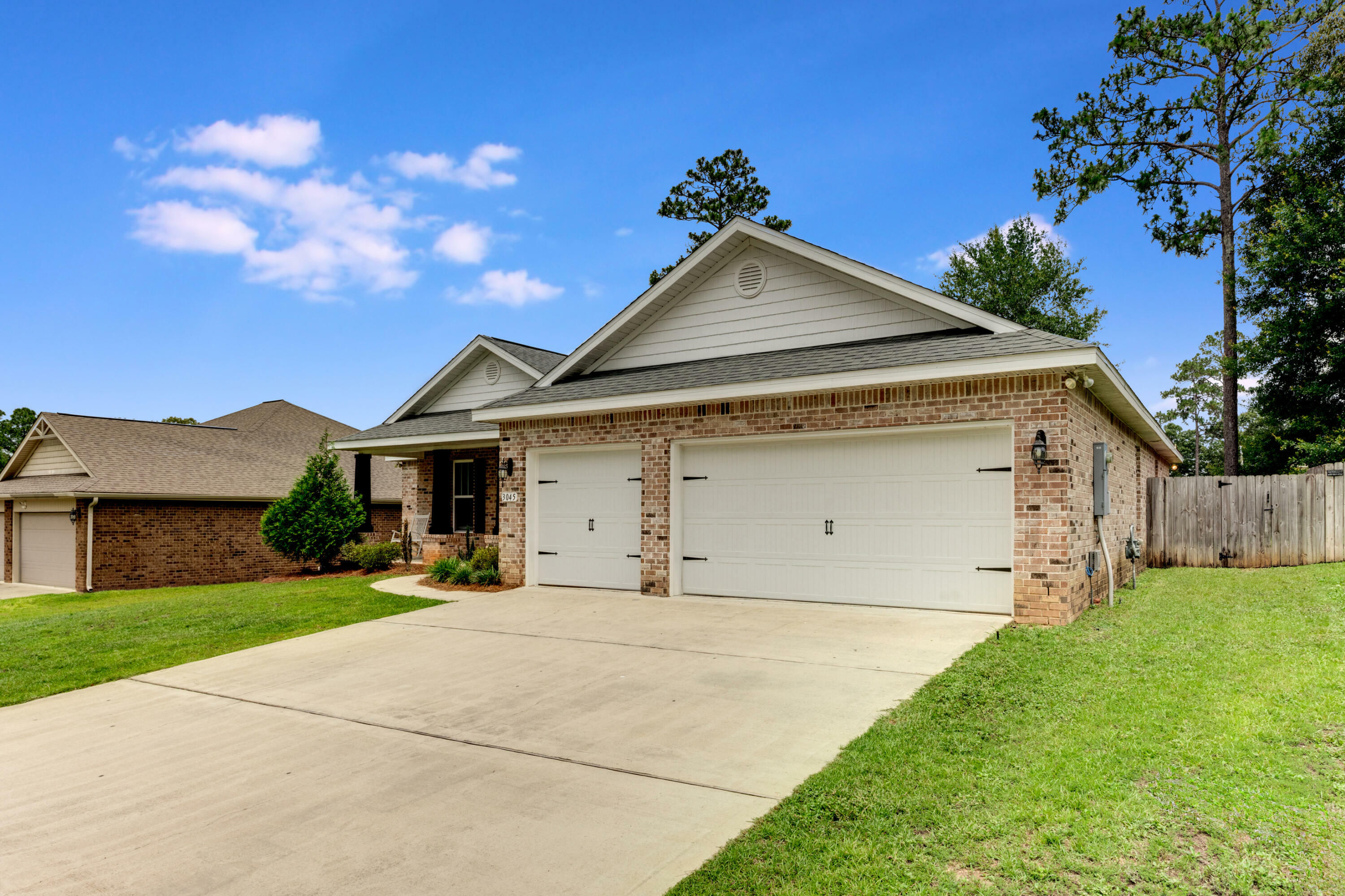Property Photo:  3045 Crown Creek Circle  FL 32539 
