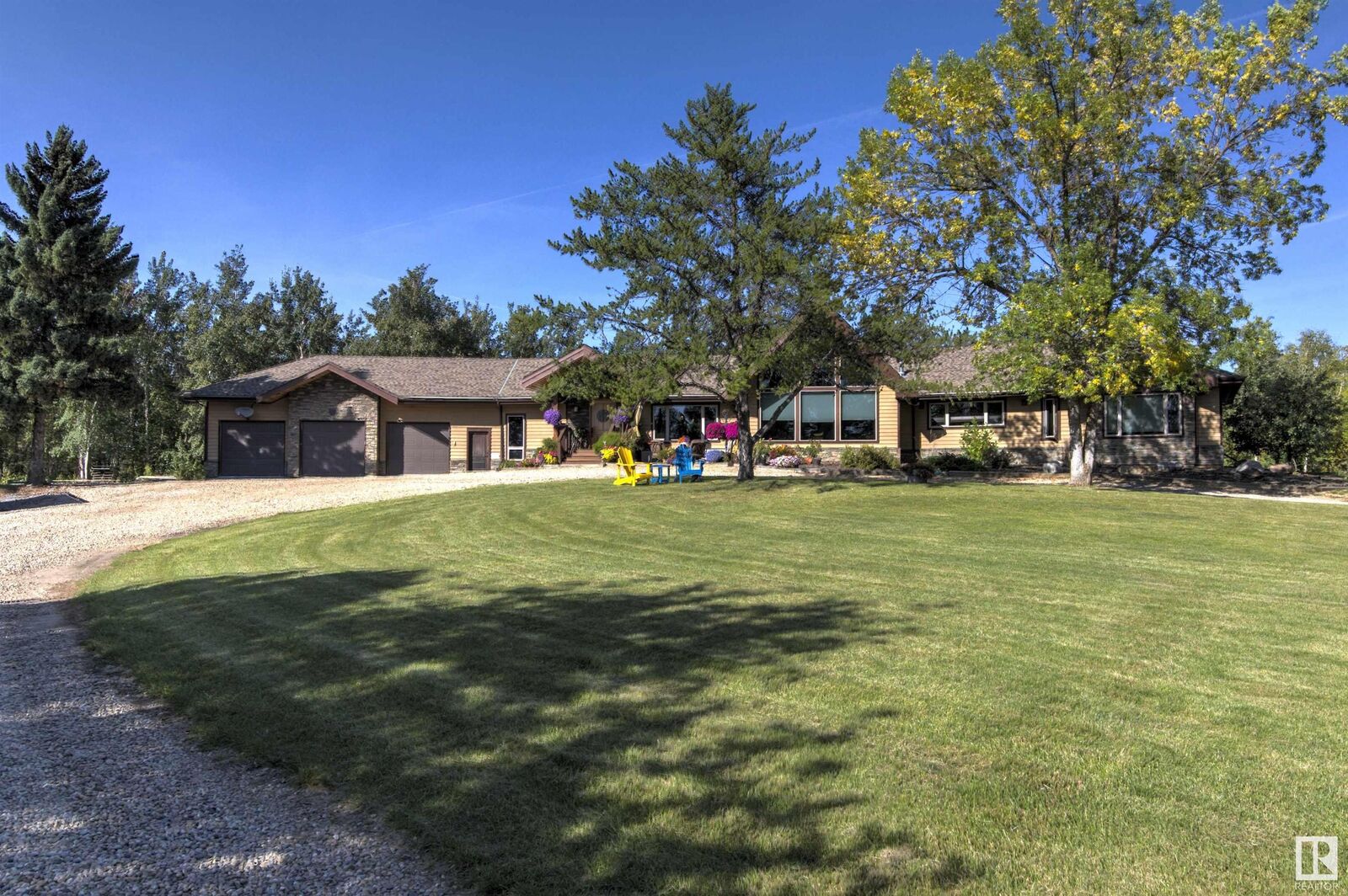 Property Photo:  52550 Rge Rd 225  AB T8A 4S4 