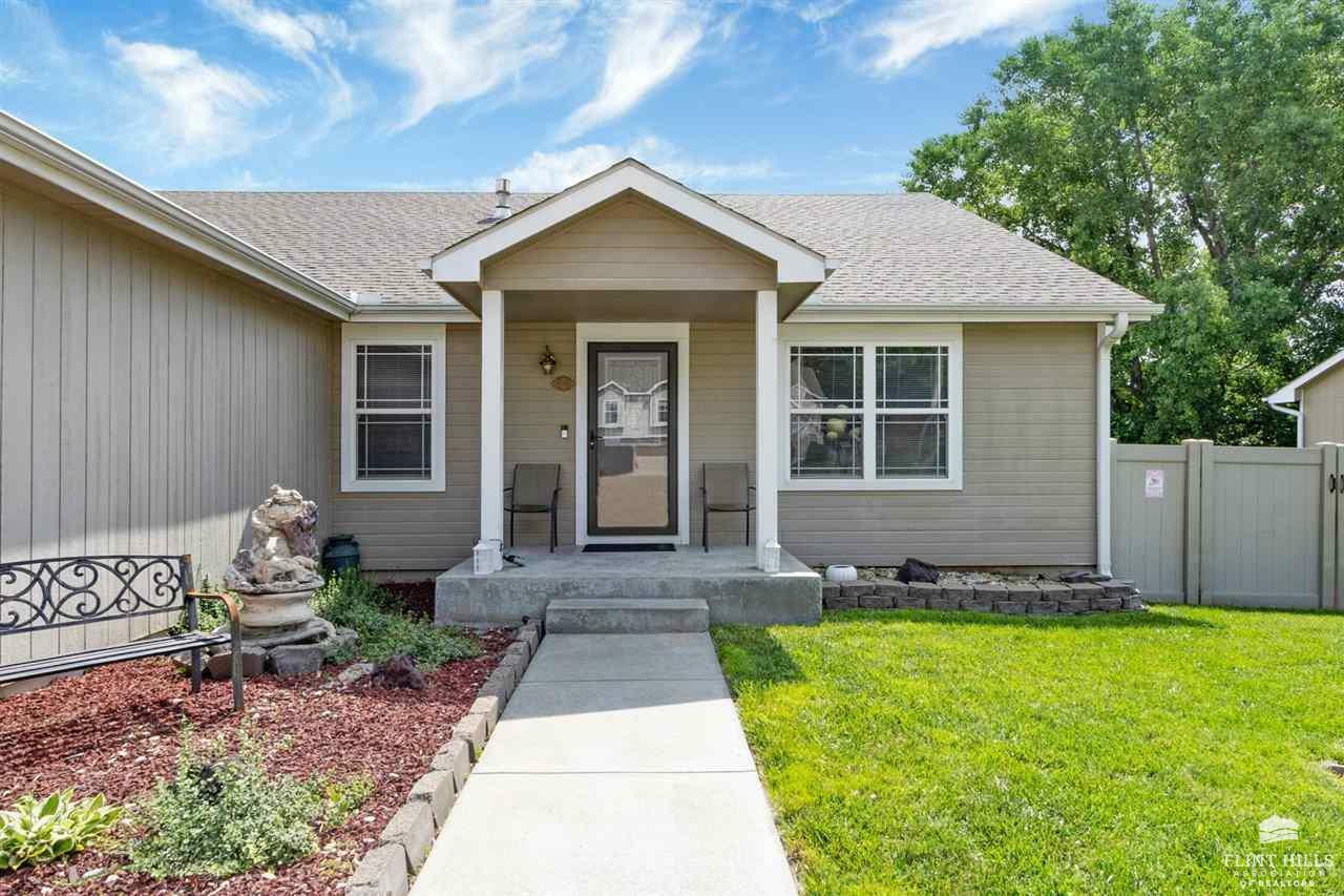 Property Photo:  1331 Spring Hill Drive  KS 66441 
