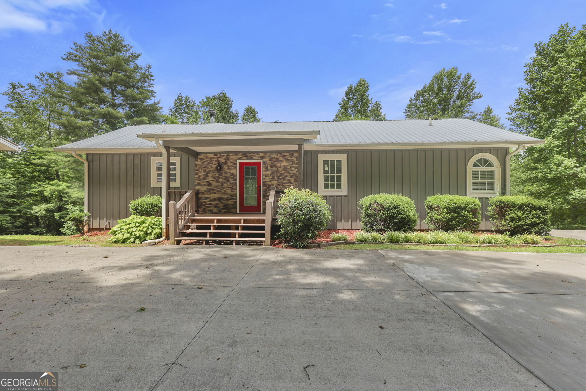 Property Photo: 6704 Morgan Drive GA 30582