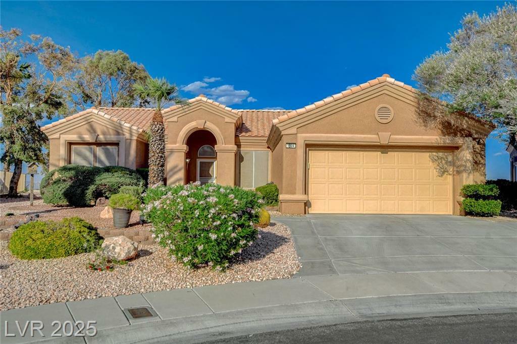 Property Photo: 1904 Hot Oak Ridge Street NV 89134