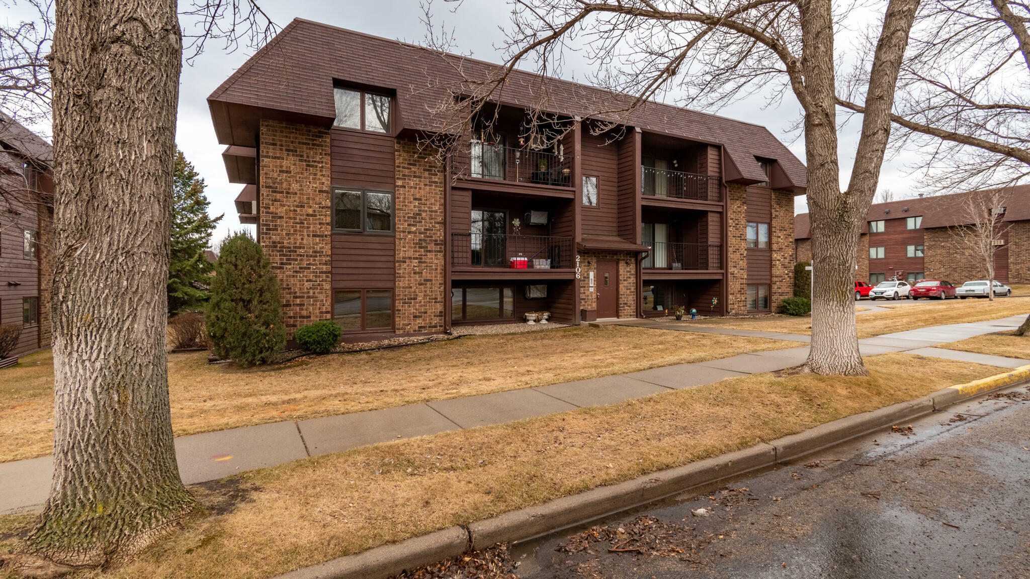 Property Photo: 2106 N Kavaney Drive 4 ND 58501