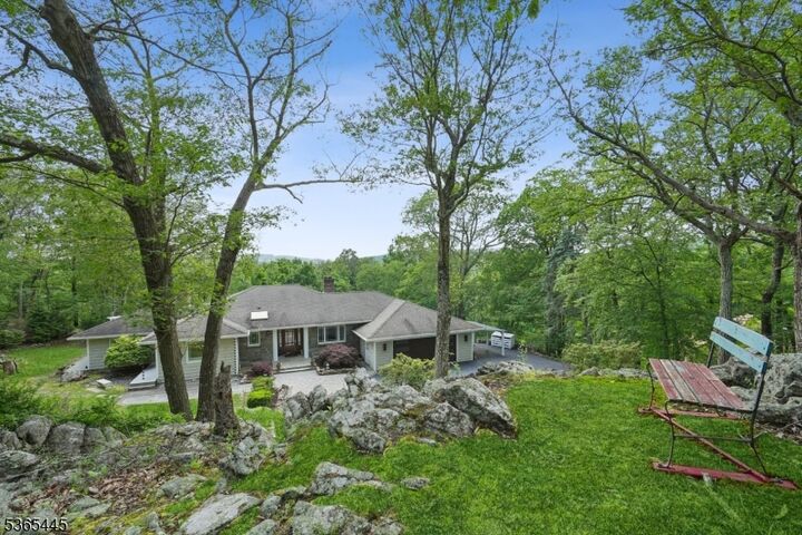Property Photo:  8 Hornbeam Ln  NJ 07405 