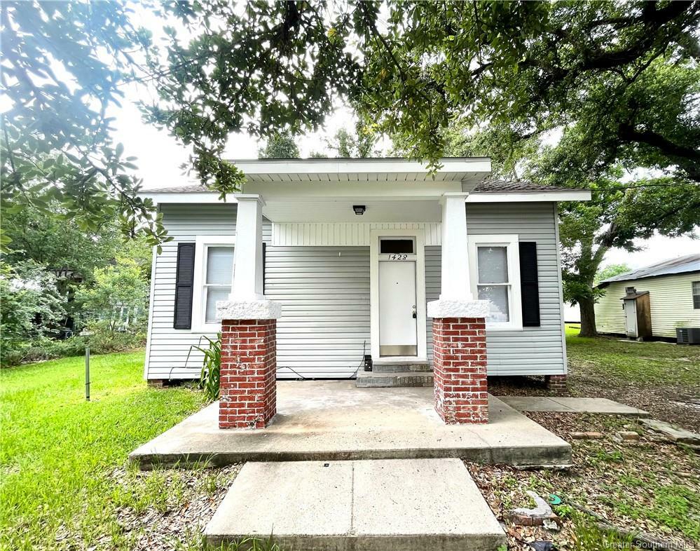 1428 Enterprise Boulevard  Lake Charles LA 70601 photo