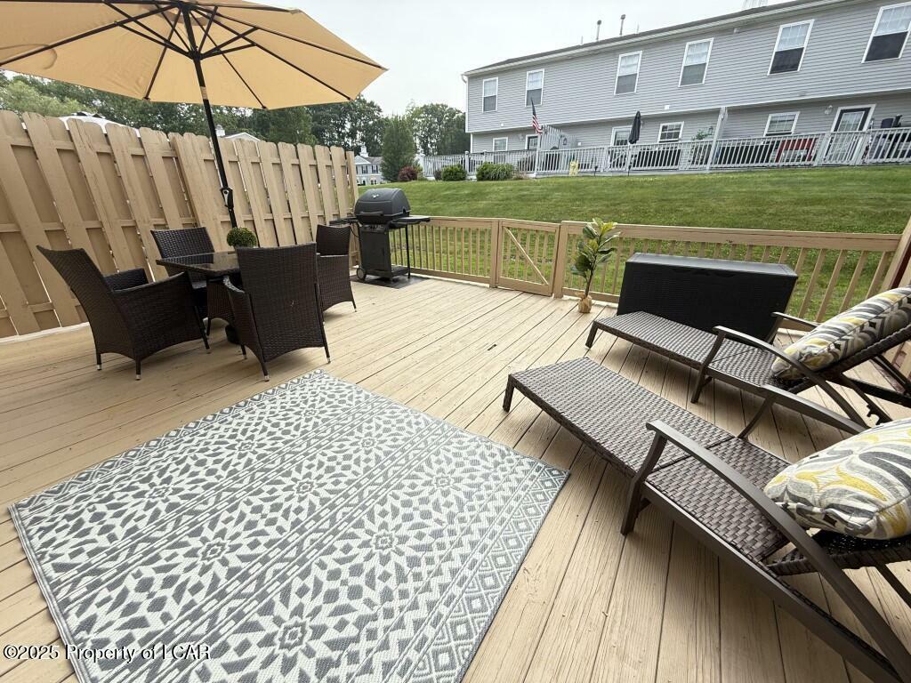 Property Photo: 126 Patriot Circle PA 18707