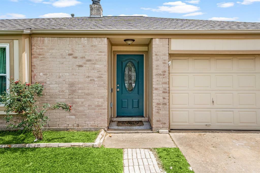 Property Photo: 735 Red Rock Canyon Drive TX 77450