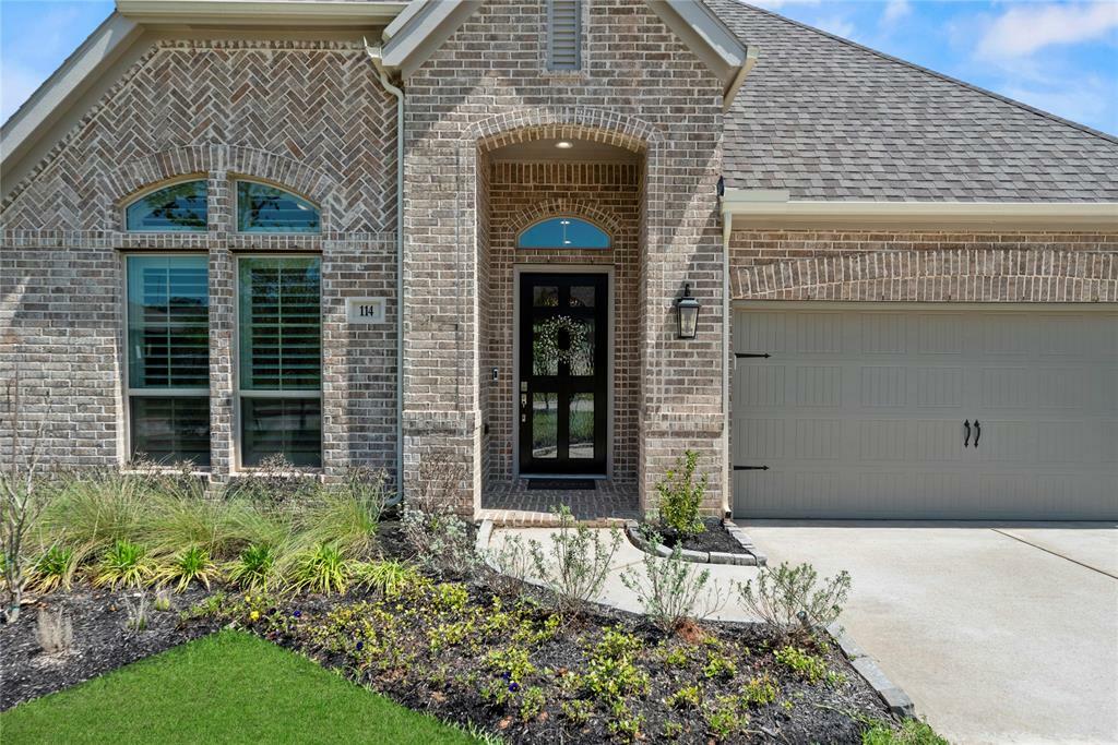 Property Photo: 114 Artisan Ridge Drive TX 77318