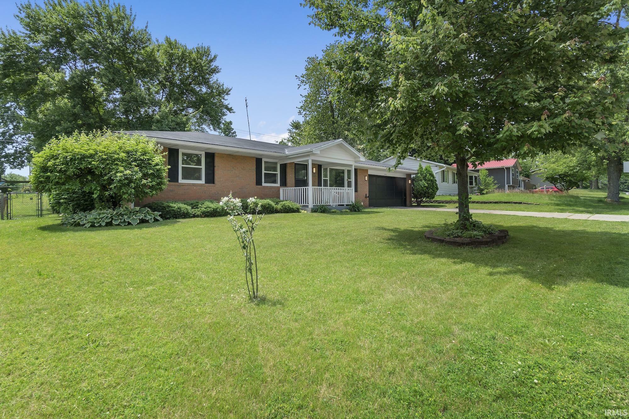 Property Photo: 1202 W Lincoln Avenue IN 46526-2131