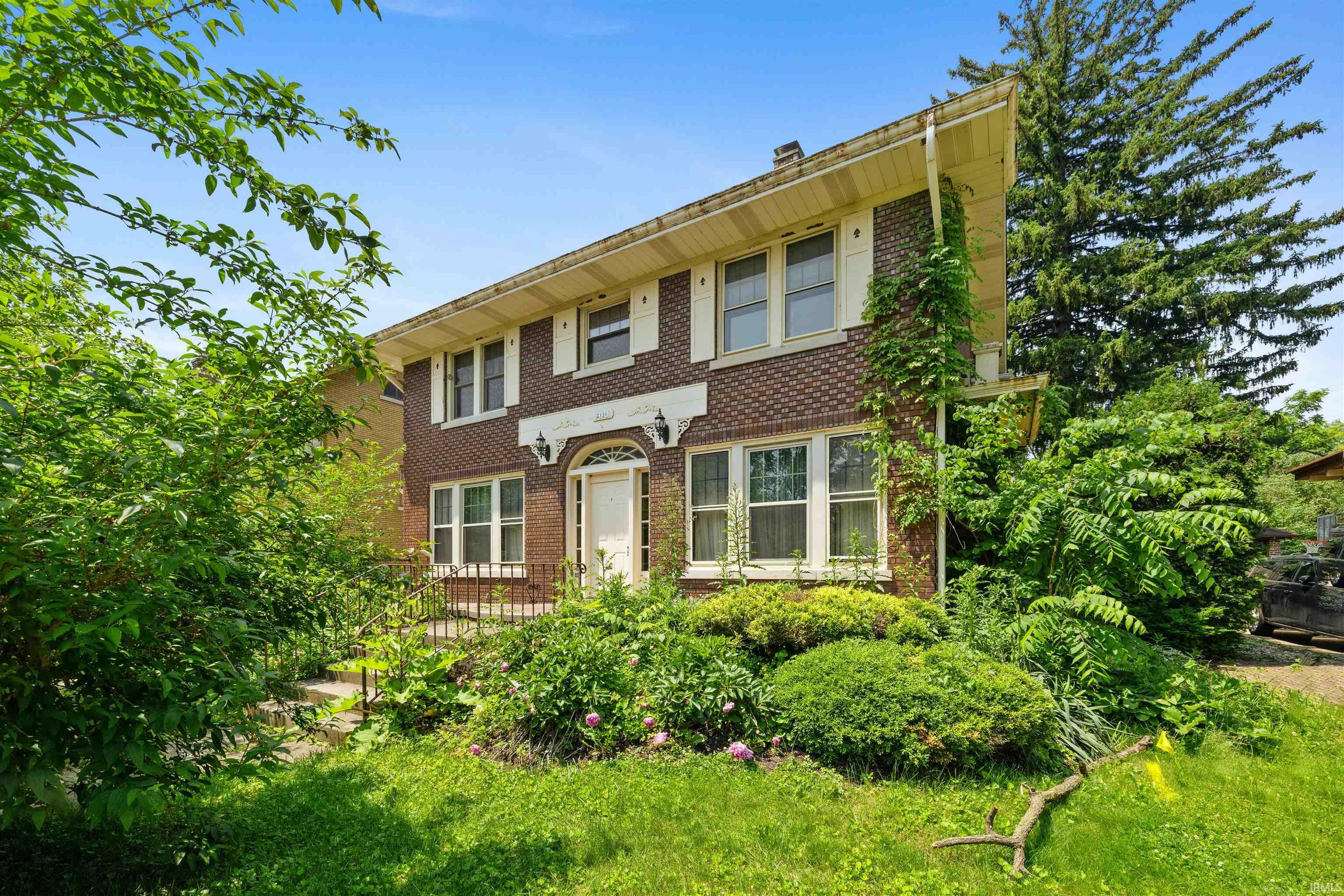 Property Photo: 2131 Kensington Boulevard IN 46805