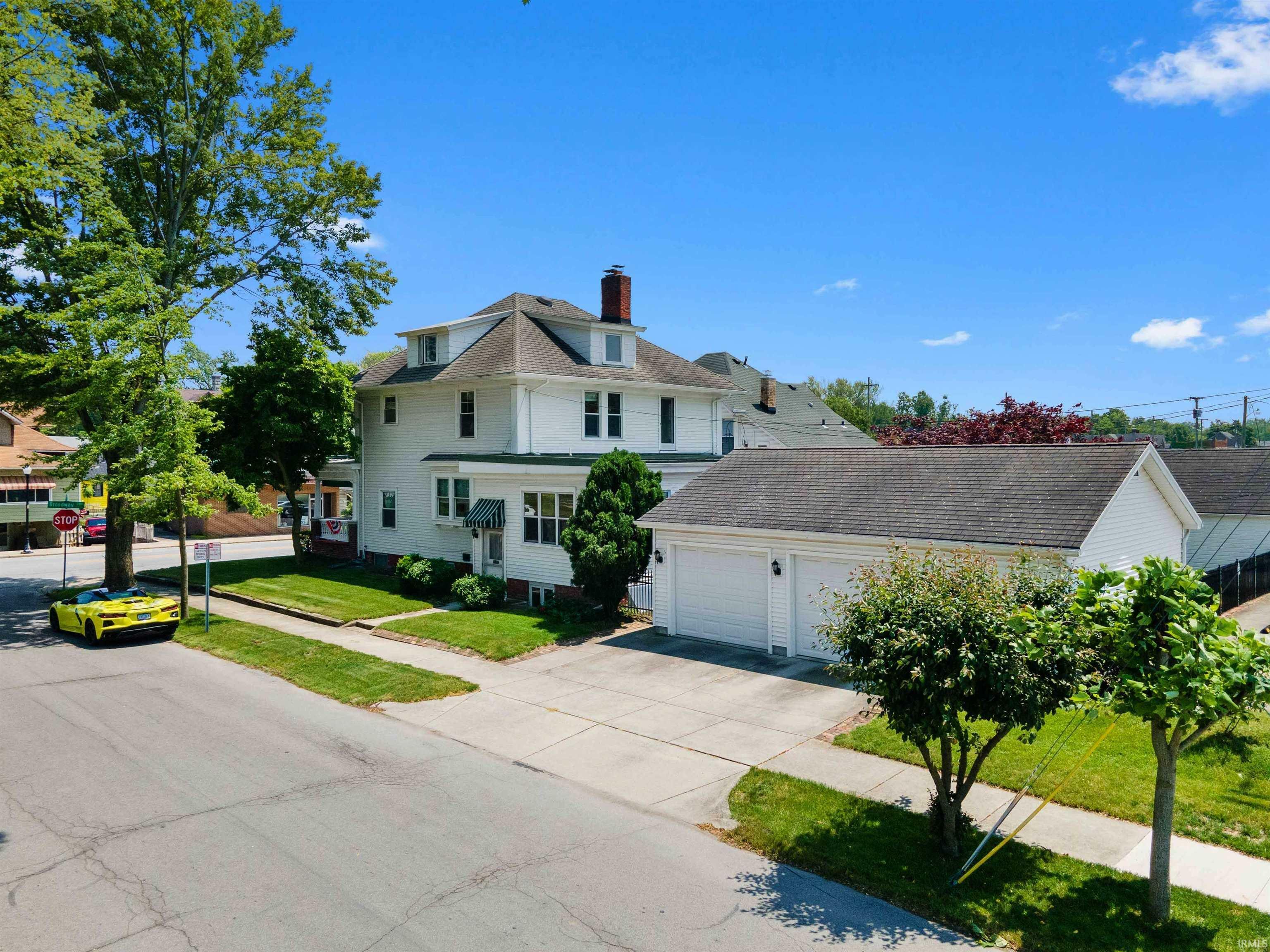 Property Photo: 2402 Broadway Boulevard IN 46807