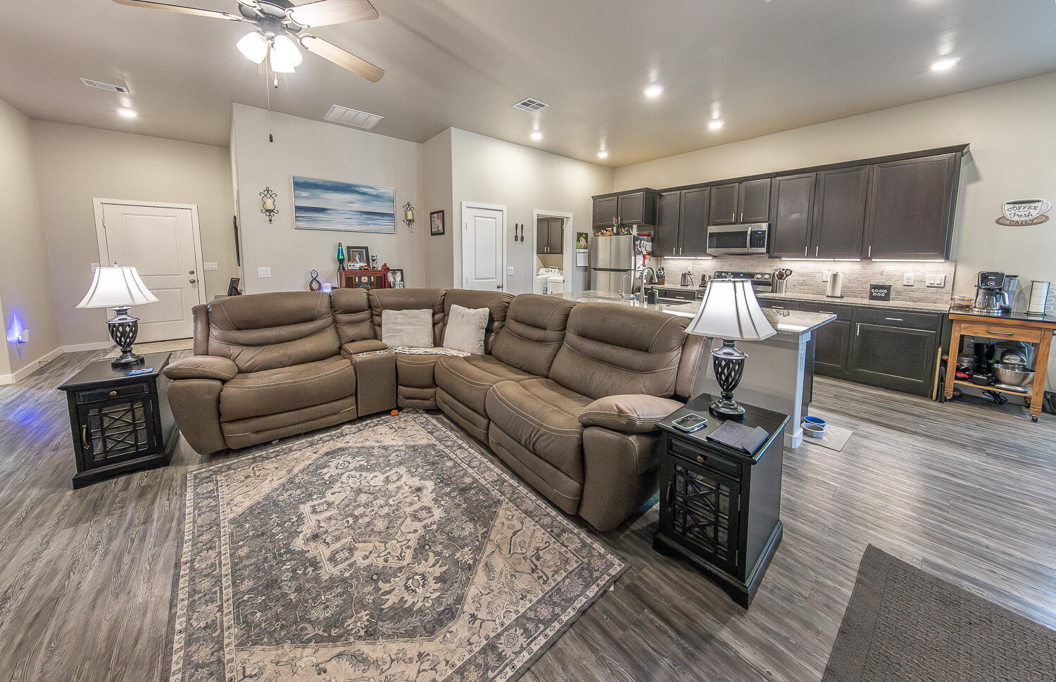 Property Photo: 3206 Viola Avenue TX 79407