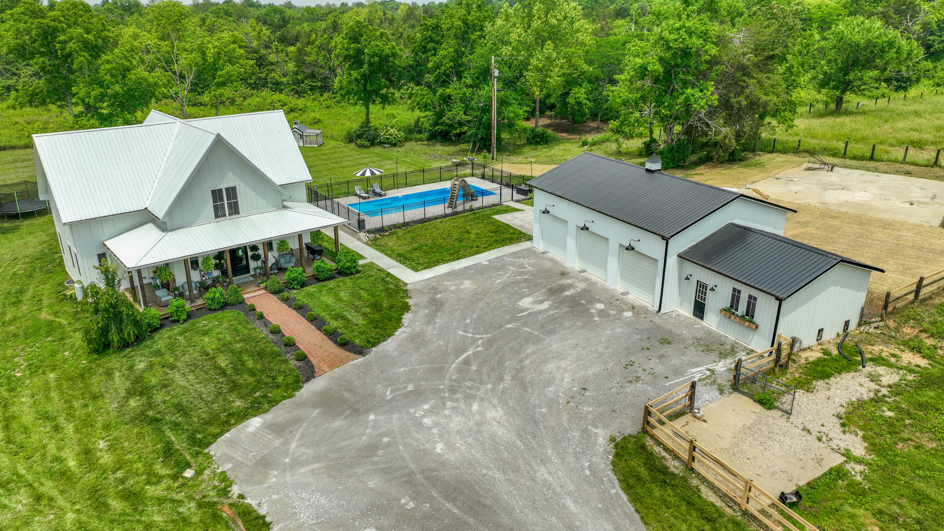 Property Photo: 1775 Logana Pike KY 40356